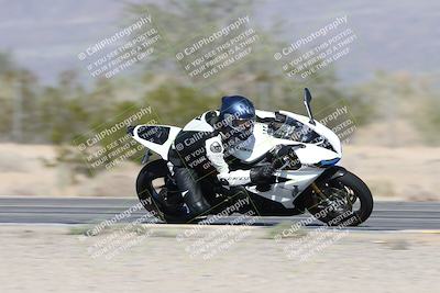 media/Dec-01-2025-Moto Forza (Mon) [[2daa91e15f]]/3-Beginner Group/Session 2 (Turn 7 Inside Pans)/